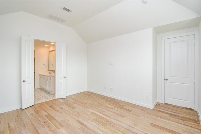 Building Photo - 2526 Seedling St