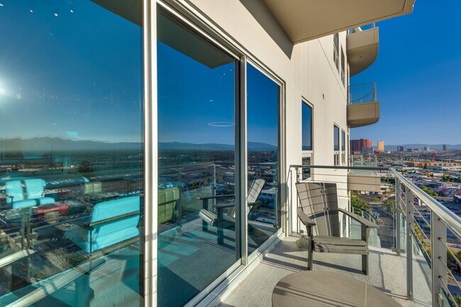 Building Photo - Newport Lofts 1502