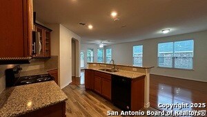 Building Photo - 1323 Hummingbird