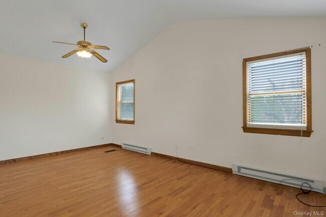 Building Photo - 22 Firth St