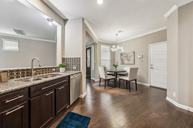 Building Photo - 9725 Solana Vista Loop