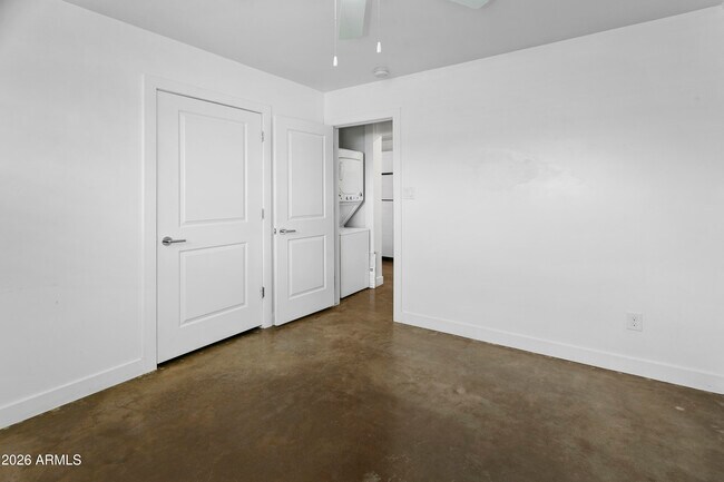 Building Photo - 1646 E McKinley St