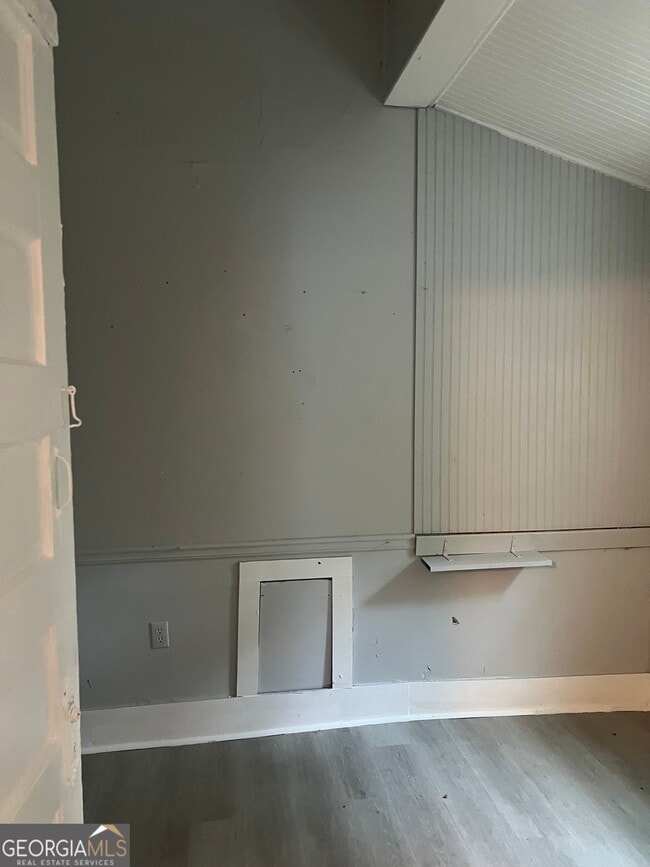 Building Photo - 92 Woodlawn Ave