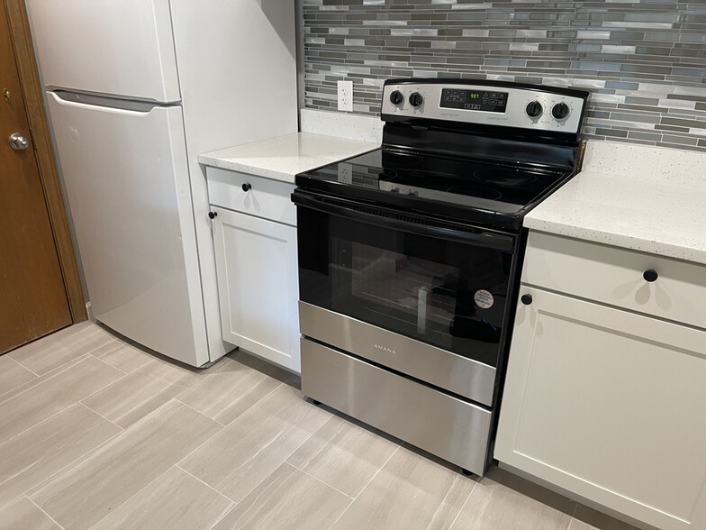 Kitchen - 4 Hallmark Gdns