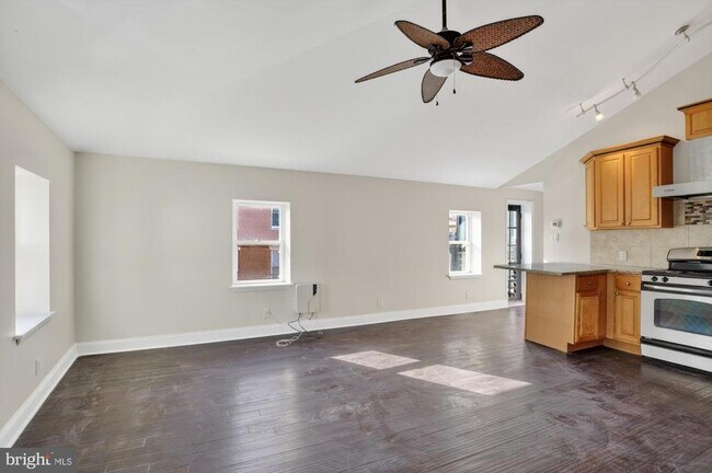 Building Photo - 1600 Frankford Ave