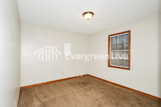 Building Photo - 1107 Highland St