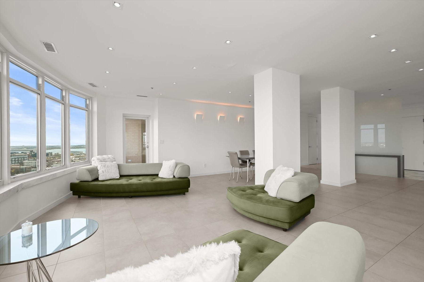 Building Photo - 100 Harborview Dr