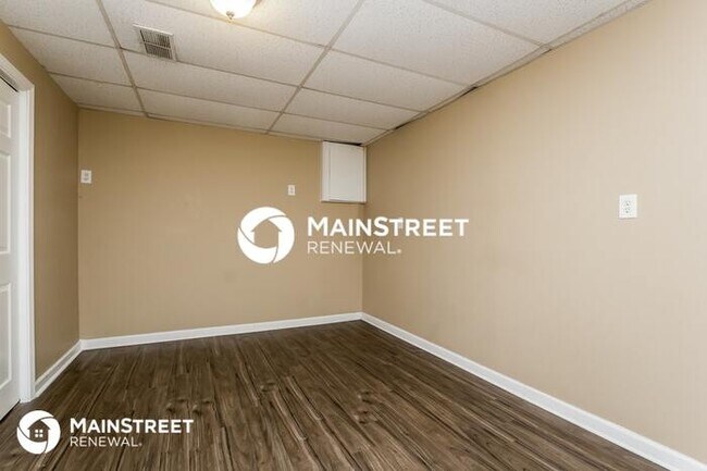 Building Photo - 5 Bedroom Pet-Friendly Home in Kennesaw, GA with Main Street Renewal
