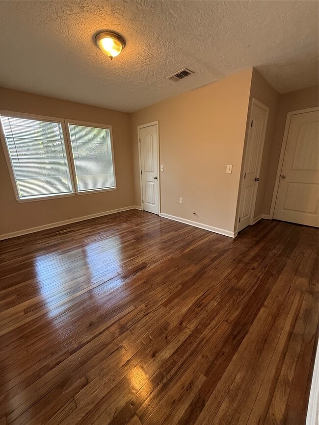 Building Photo - 8108 Wier Dr