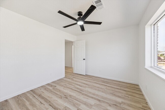 Building Photo - 3411 80th St