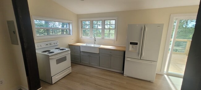 Building Photo - 206 Cranford Dr