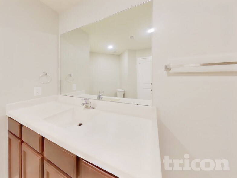 Building Photo - 27016 Leonardo Dr