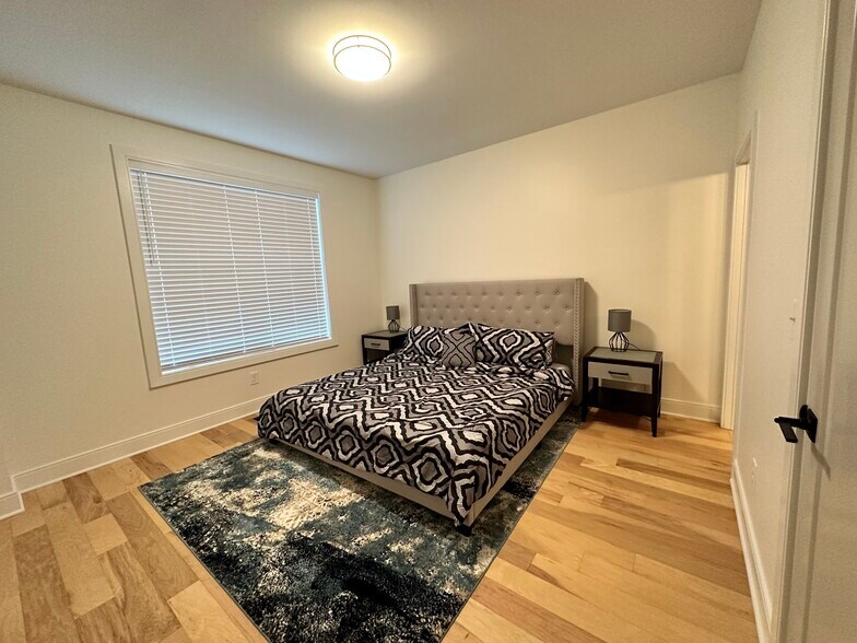 Building Photo - 1535 Yarra St