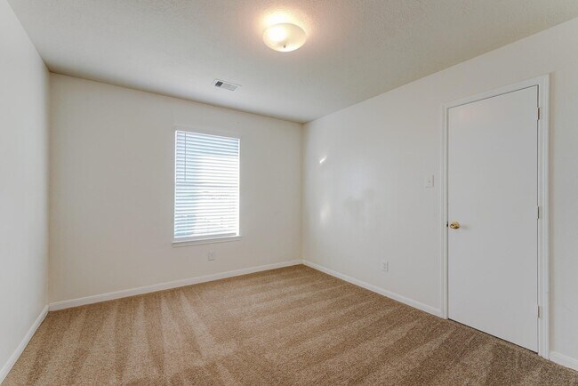 Building Photo - 5123 Alderney Ct