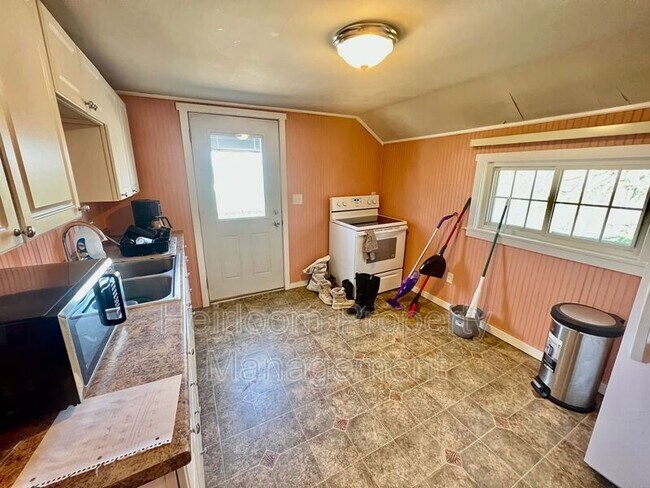 Building Photo - 2619 N 21st St