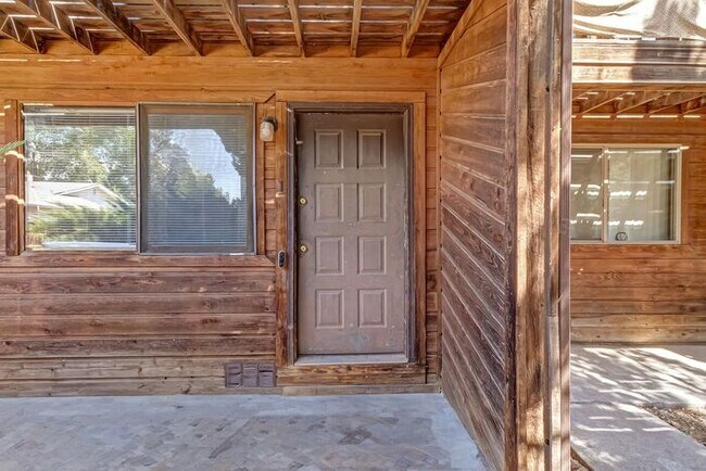 Building Photo - Corner Unit 2 Bedroom with Private Backyard & Master Bedroom Deck!