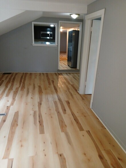 Building Photo - 2030 Dodge Ave