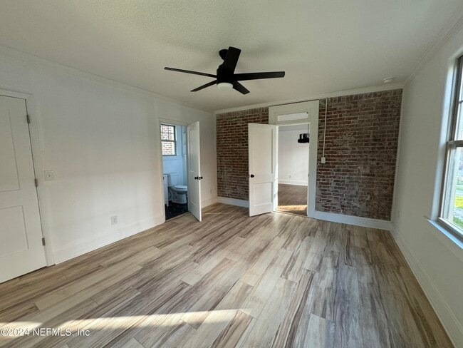 Building Photo - 2645 Dellwood Ave