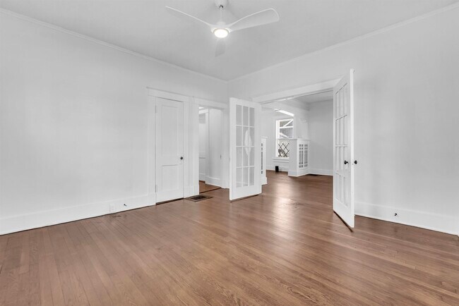 Building Photo - 1851 Manila Ave