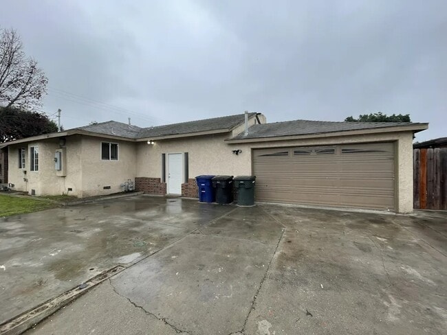 Building Photo - 15716 Stevens Ave