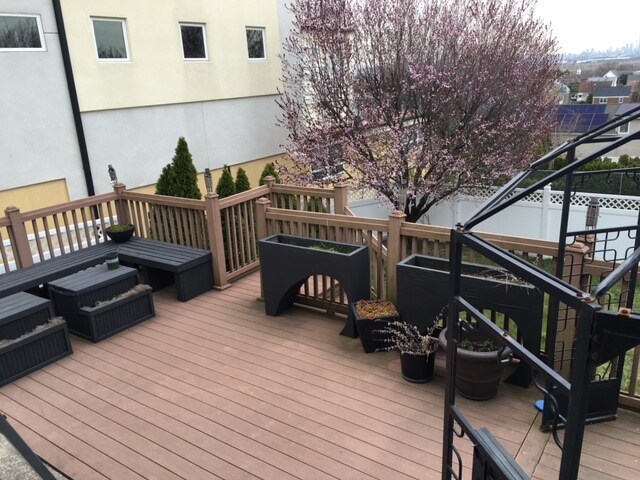 Building Photo - 742 3rd St