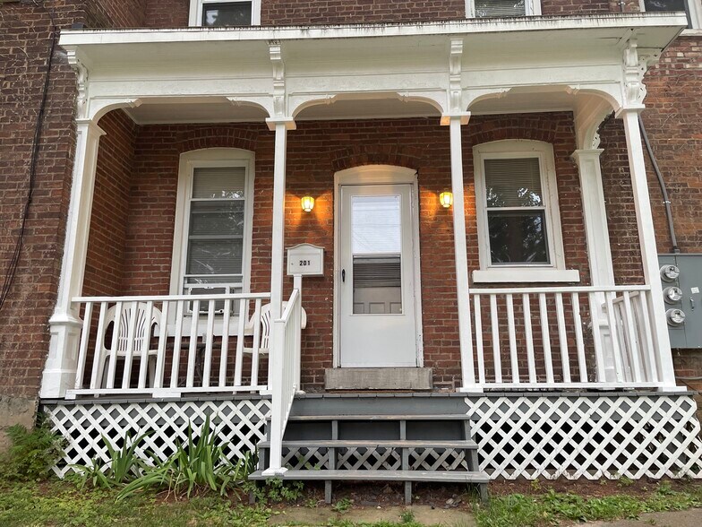 Building Photo - 500 2nd St