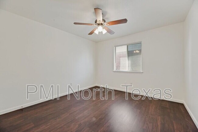 Building Photo - 1580 Chivalry Ln