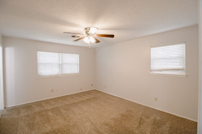 Building Photo - "Charming 3-Bed, 2-Bath Home in Lubbock!"