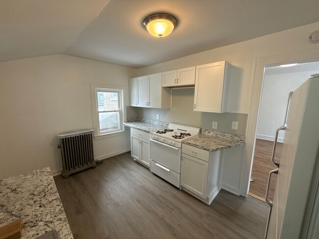 Building Photo - 6 Foote St