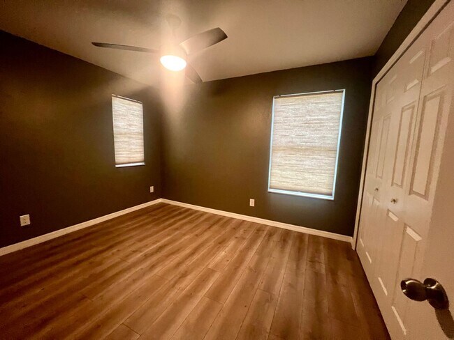 Building Photo - 1200 Pensacola Ct