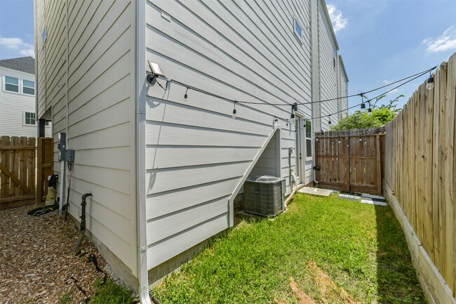 Building Photo - 8321 Springwood Cyn Ln
