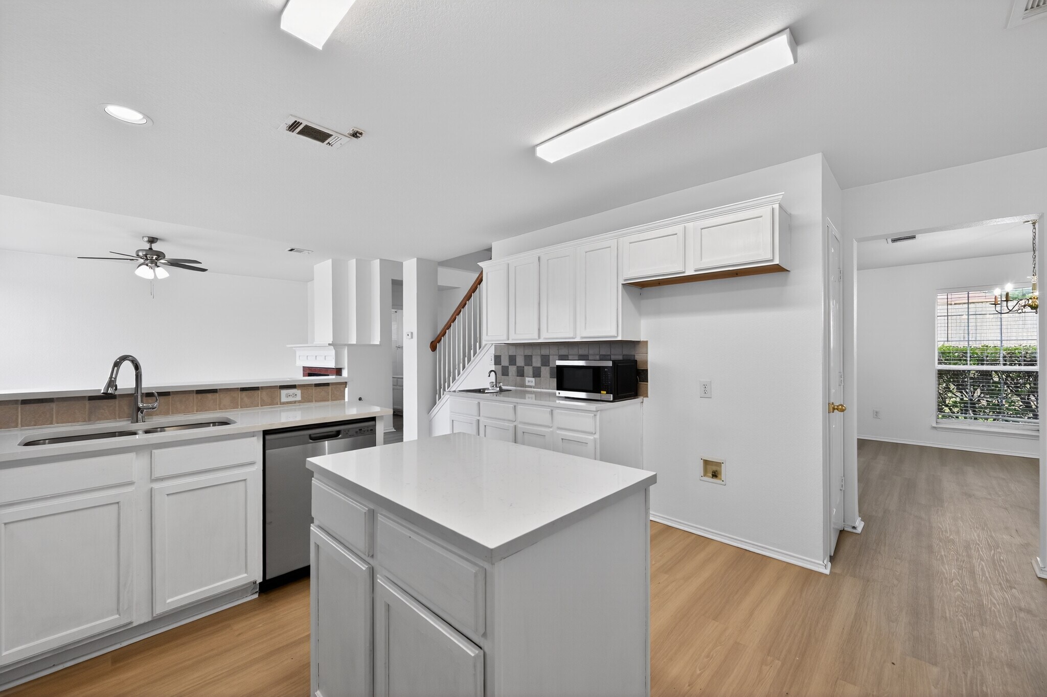 Building Photo - 2125 Elm Falls Pl