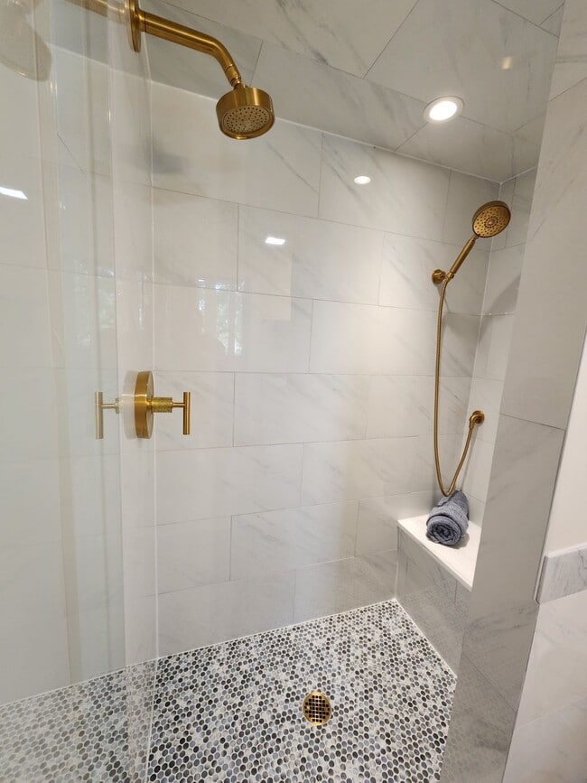 Building Photo - 34 Lausanne Ct