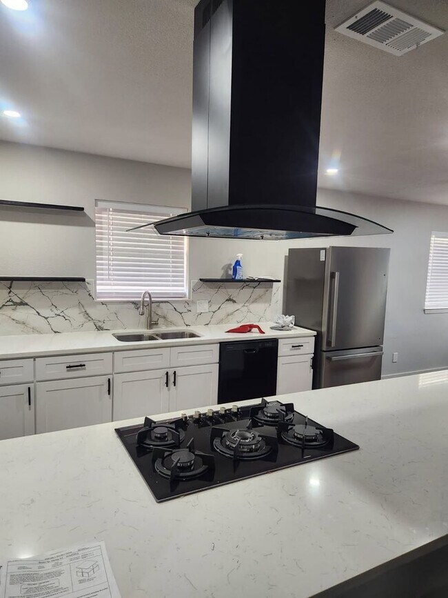 Building Photo - Spacious 4BR House in Dallas