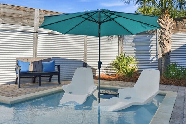 Building Photo - 21310 Pompano Ave