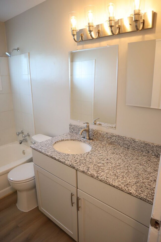 Building Photo - Lovely Single Family Home in Rockville