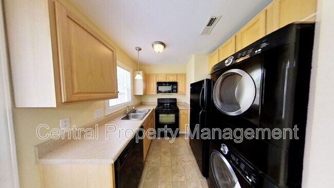 Building Photo - 108 Silverbrook Drive