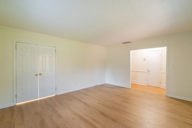 Building Photo - Well maintained ranch home in Charlotte!