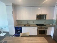 Building Photo - 45 Sutton Square SW