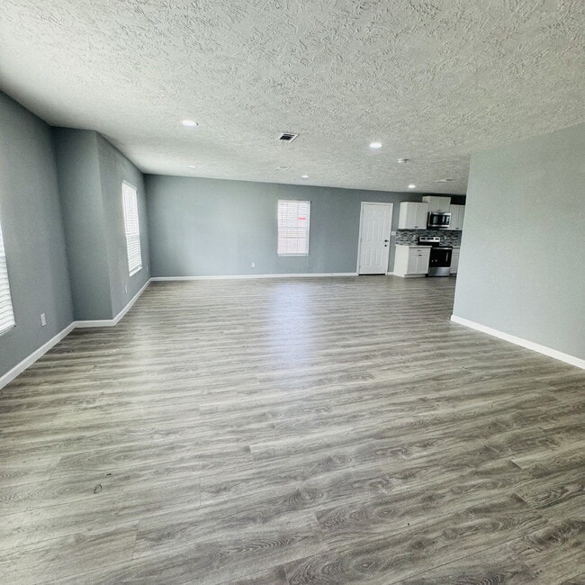 Building Photo - 1 Lutcher Circle A