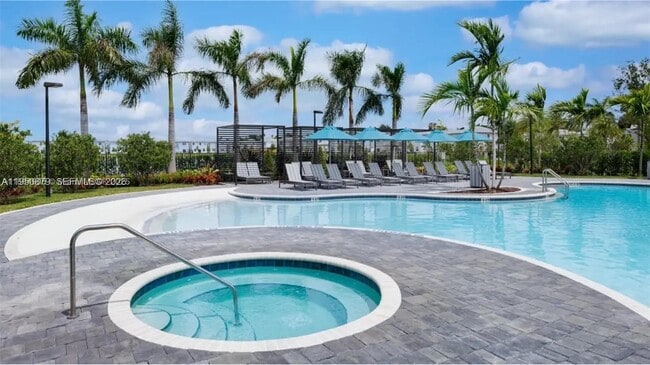 Building Photo - 2615 SE 12th St