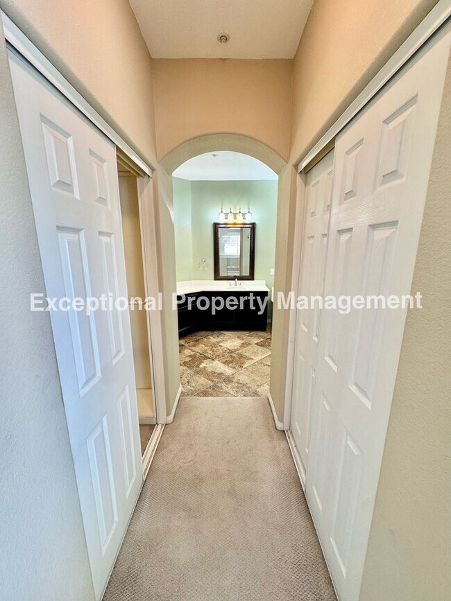 Building Photo - Ready to move in 4 bedroom 3 bath home with a loft and 3 car garage!