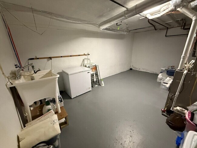 Building Photo - 25 Berkshire Dr