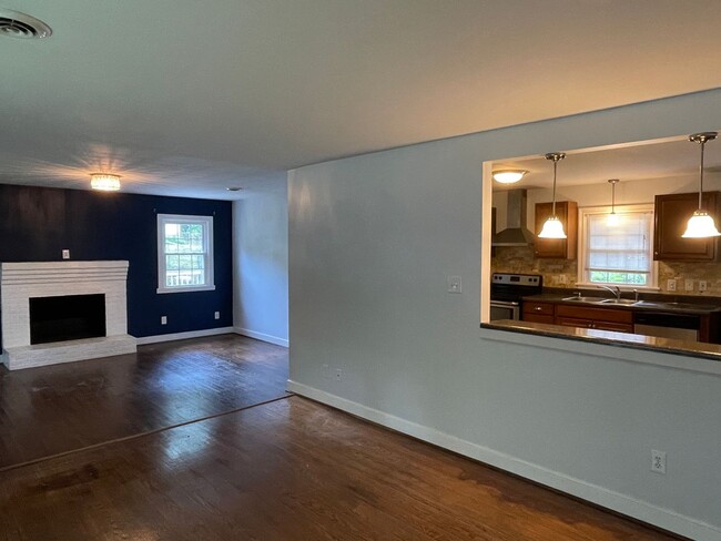 Building Photo - 3600 Ghent Dr