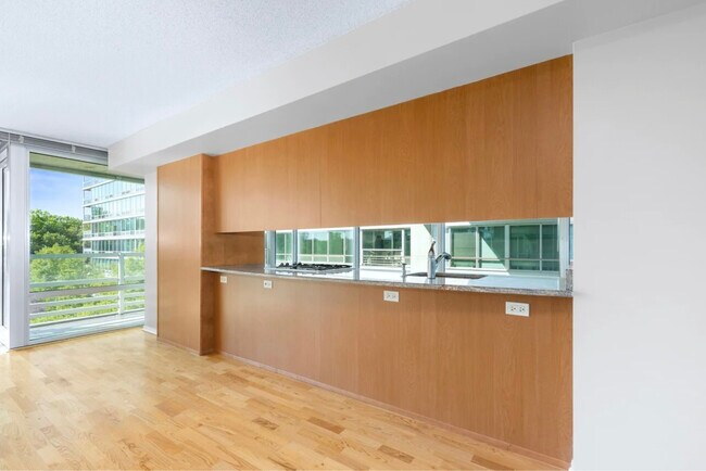 Building Photo - 9715 Woods Dr