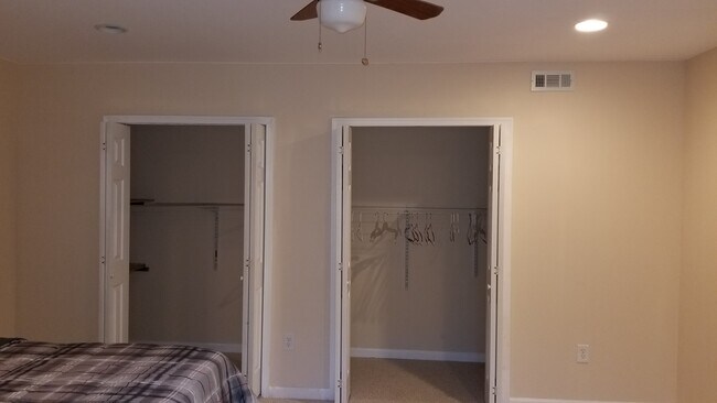 cLOSET - 4072 Sapling Way