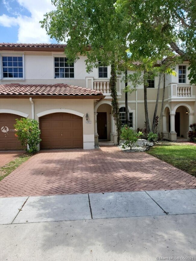 Building Photo - 4941 SW 135th Way
