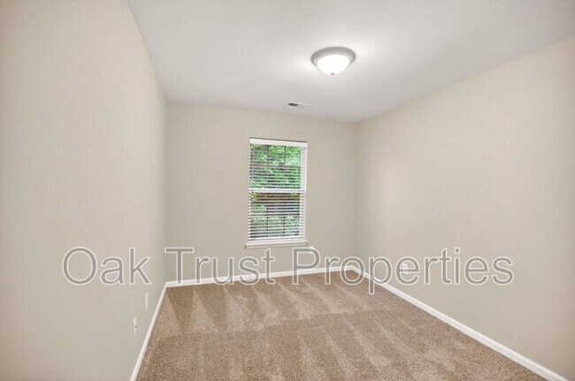 Building Photo - 854 Bibury Ct