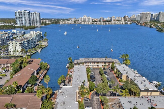 Building Photo - 16478 NE 27th Pl