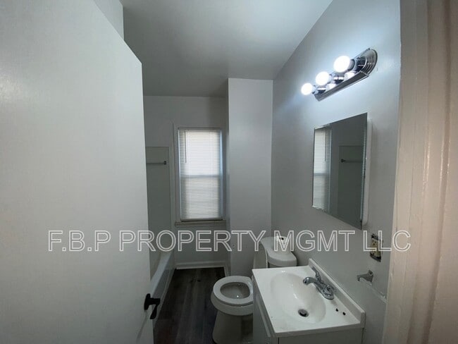 Building Photo - 9954 Evergreen Rd